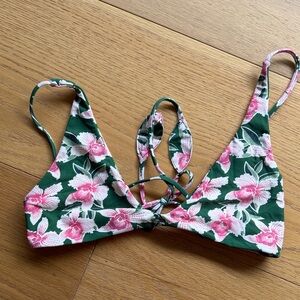 Benoa Swim Zoe top in Waikiki, L